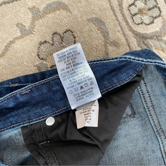 Joe's Women's Skinny Jeans - Picture 7 of 8